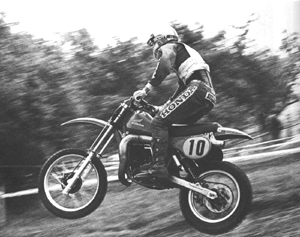 Graham Noyce riding the monster Honda CR450, Note the latest twin shock configuration.